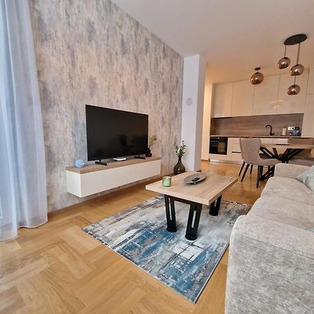 Moments Banja Luka Apartment Bagian luar foto